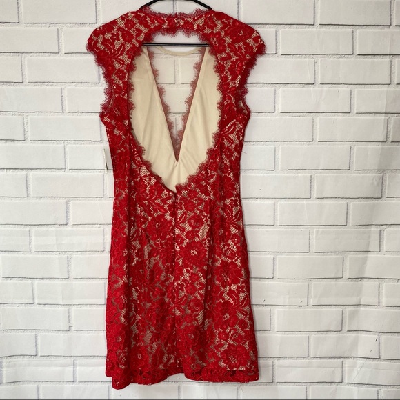 Aidan by Aidan Mattox red lace deep V cocktail dress - Picture 4 of 11